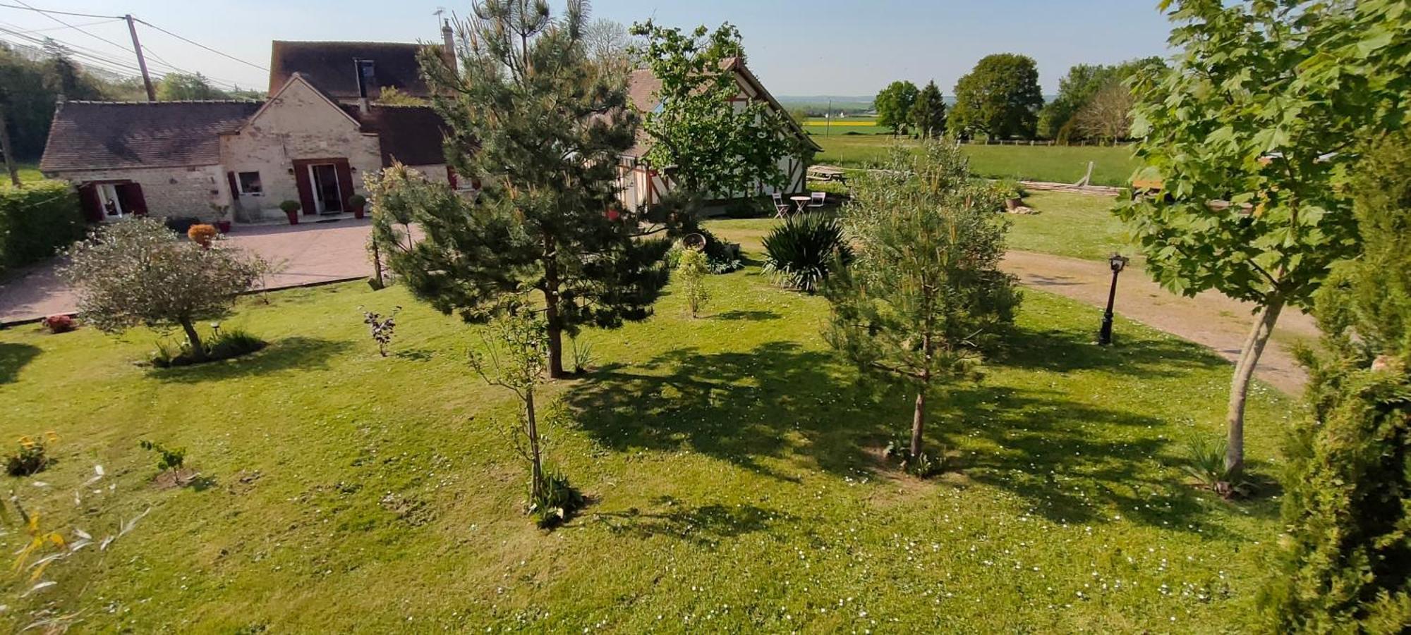 Les Lys Jolie Suite Parentale Privative Deux Adultes Avec Sdd Pertheville-Ners エクステリア 写真